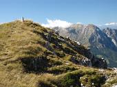 31 Omino di vetta Zucco Barbesino 2152 m.